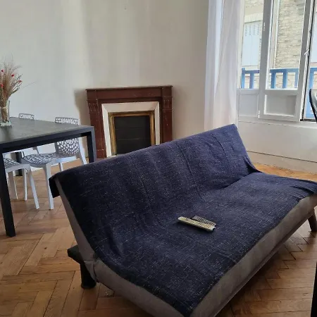 Daire Spacieux T2, Avec Terrasse Et Parking *