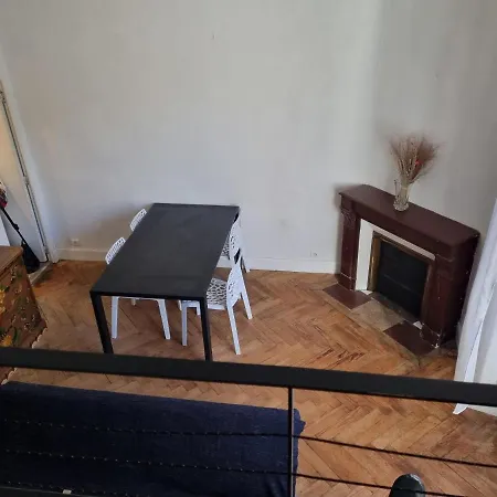 Spacieux T2, Avec Terrasse Et Parking Appartement *